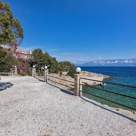 Pokrivenik 10427c Apartment Jelsa (Hvar)